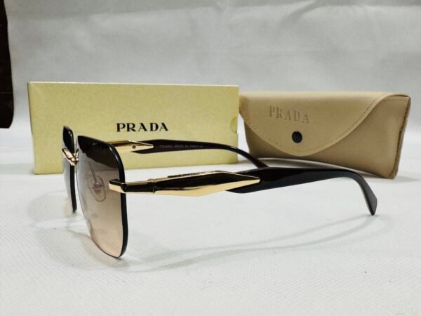Prada Urban Square Navigator